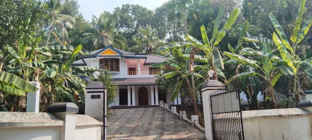 Holiday Homes In Kidangoor Kottayam Kerala Exterior photo